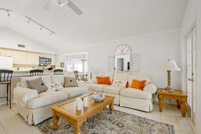 1295 Winding Oaks Circle 807, Vero Beach, FL 32963