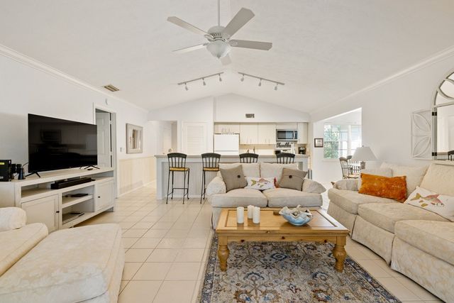 1295 Winding Oaks Circle 807, Vero Beach, FL 32963