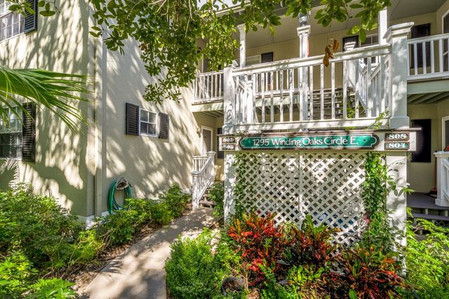 1295 Winding Oaks Circle 807, Vero Beach, FL 32963