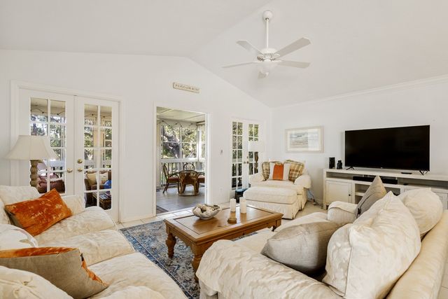 1295 Winding Oaks Circle 807, Vero Beach, FL 32963