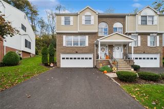 371 Karen Ct, Monroeville, PA 15146