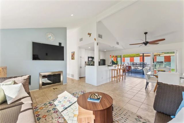 1126 E El Cid, Palm Springs, CA 92262