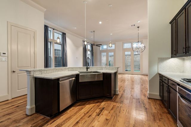 1103 Summer Street, Houston, TX 77007