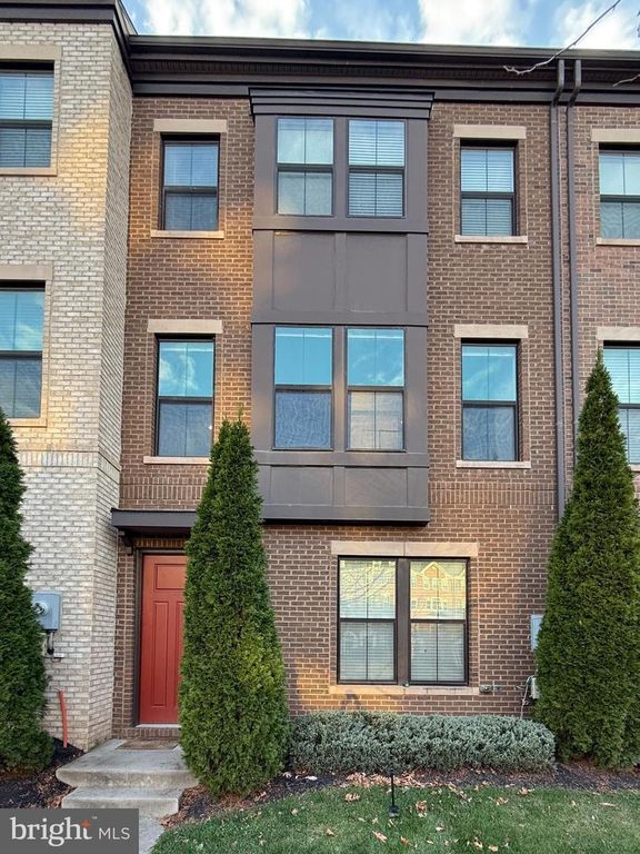 13658 AIR AND SPACE MUSEUM PKWY, Herndon, VA 20171