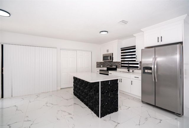 6403 AMUNDSON STREET, Tampa, FL 33634