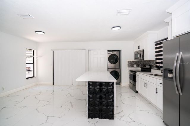 6403 AMUNDSON STREET, Tampa, FL 33634