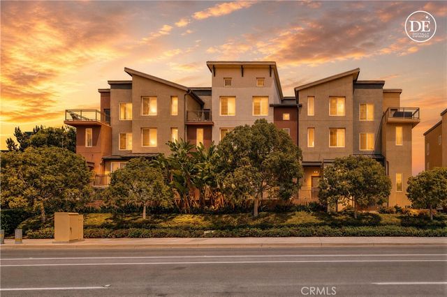 83 Waldorf, Irvine, CA 92612