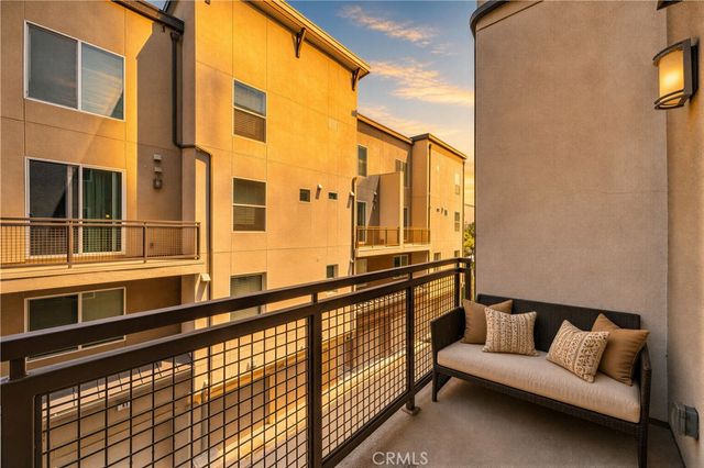 83 Waldorf, Irvine, CA 92612