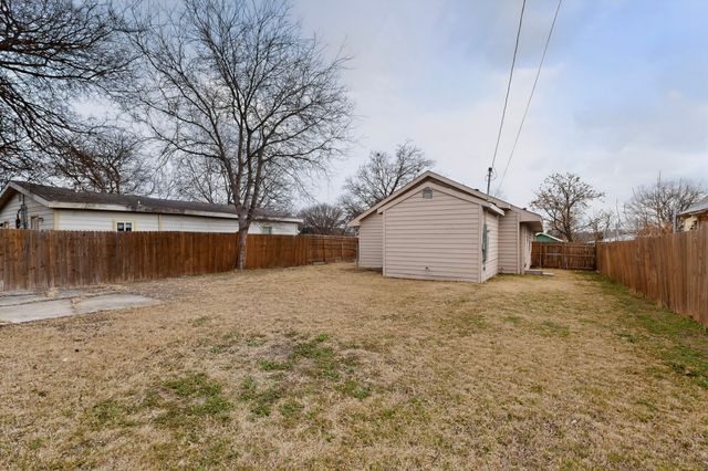 1315 E Arlington Avenue, Fort Worth, TX 76104