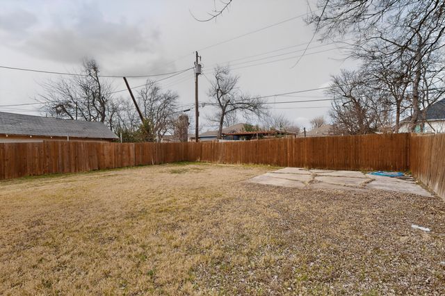 1315 E Arlington Avenue, Fort Worth, TX 76104