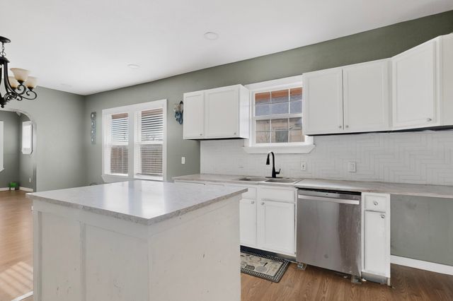 1315 E Arlington Avenue, Fort Worth, TX 76104