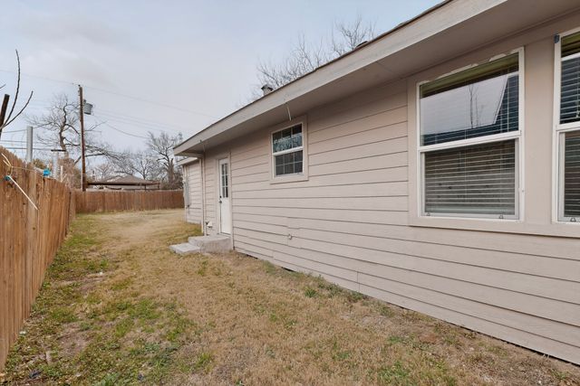1315 E Arlington Avenue, Fort Worth, TX 76104