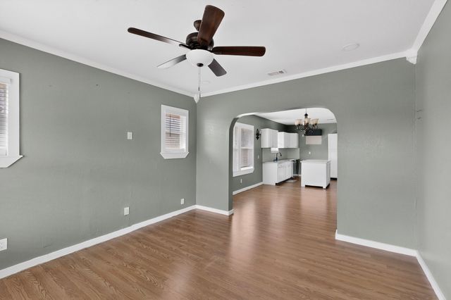 1315 E Arlington Avenue, Fort Worth, TX 76104