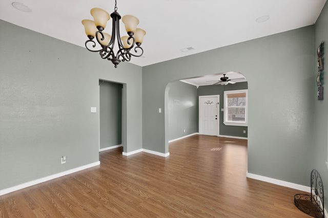 1315 E Arlington Avenue, Fort Worth, TX 76104