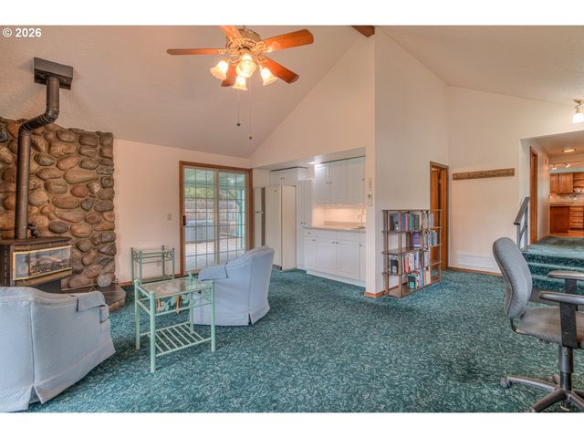 53939 PINE GROVE Rd, La Pine, OR 97739