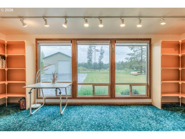 53939 PINE GROVE Rd, La Pine, OR 97739