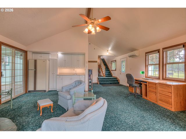 53939 PINE GROVE Rd, La Pine, OR 97739