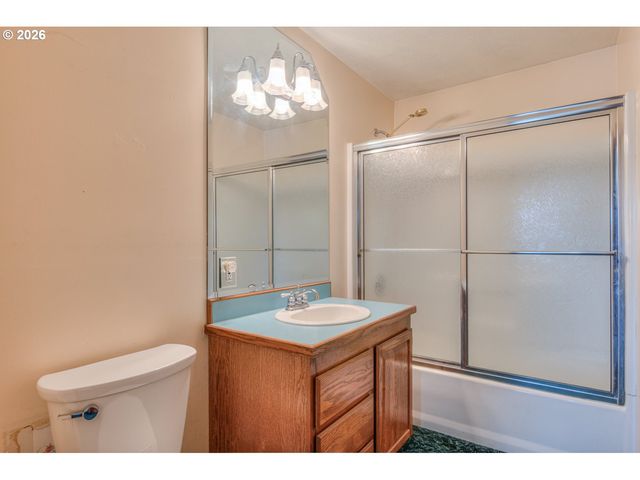 53939 PINE GROVE Rd, La Pine, OR 97739