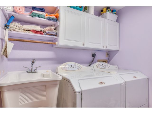53939 PINE GROVE Rd, La Pine, OR 97739
