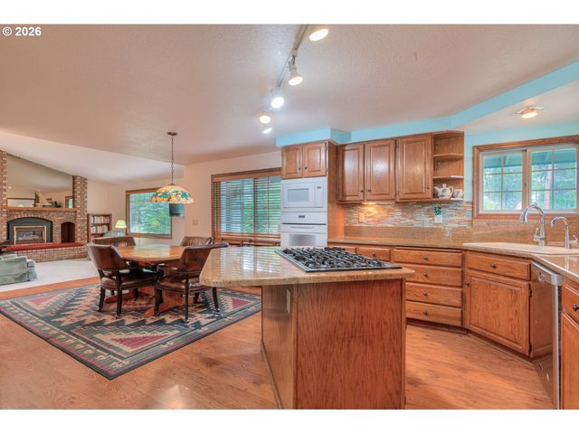 53939 PINE GROVE Rd, La Pine, OR 97739