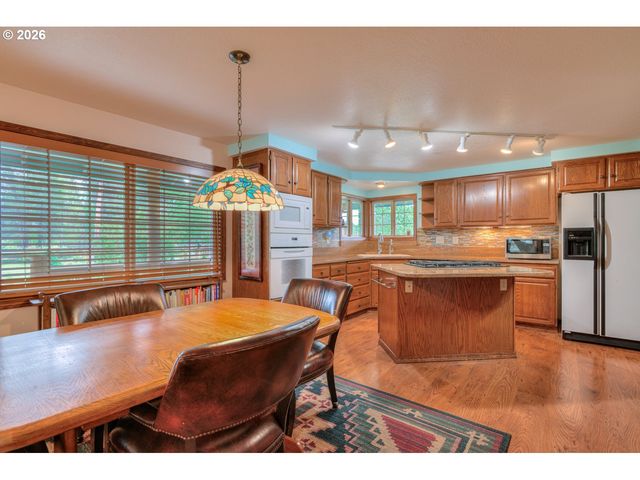 53939 PINE GROVE Rd, La Pine, OR 97739