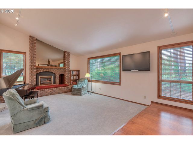 53939 PINE GROVE Rd, La Pine, OR 97739