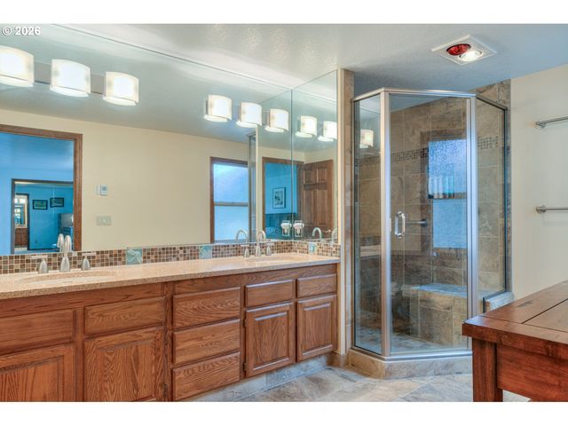 53939 PINE GROVE Rd, La Pine, OR 97739
