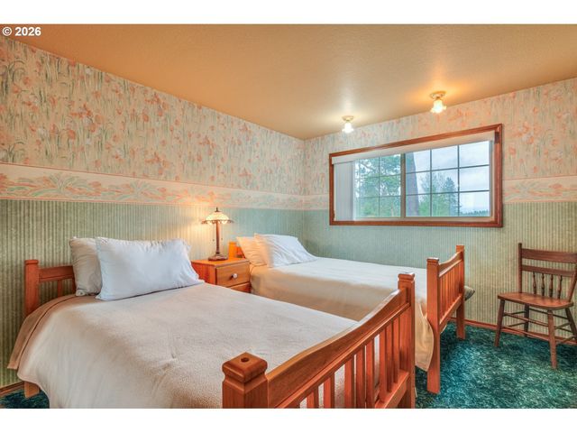 53939 PINE GROVE Rd, La Pine, OR 97739