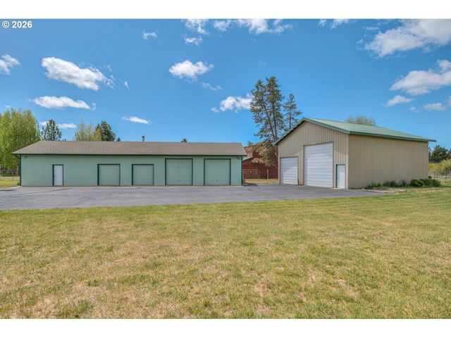 53939 PINE GROVE Rd, La Pine, OR 97739