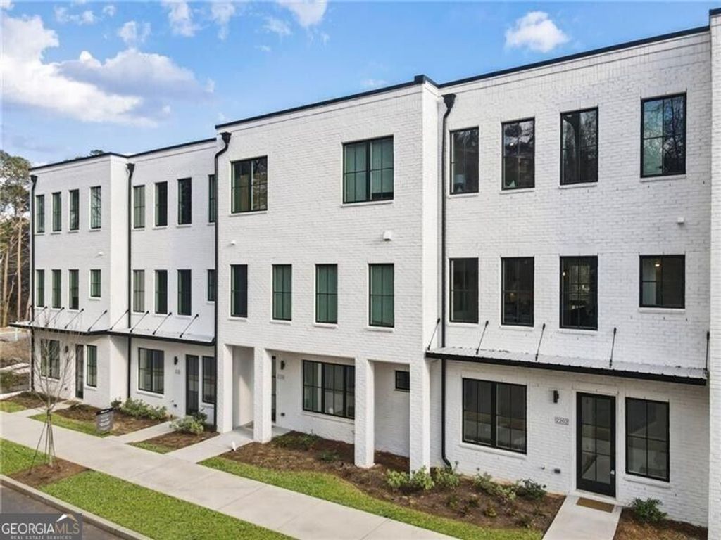 2202 Carlton Court, Atlanta, GA 30318 — photo 2