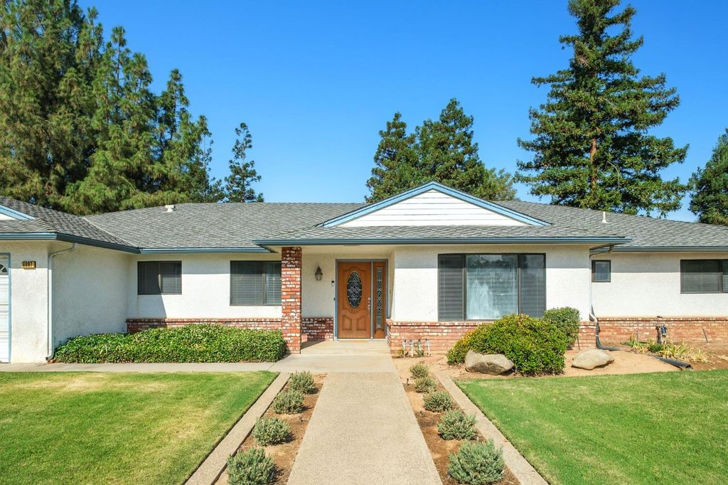 Image 1 of property listing at 6697 N Teilman Avenue, Fresno, CA 93711