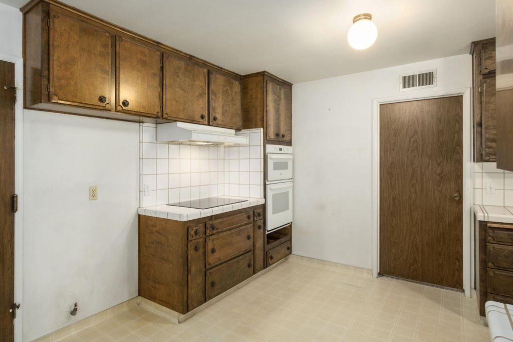 Image 16 of property listing at 6697 N Teilman Avenue, Fresno, CA 93711