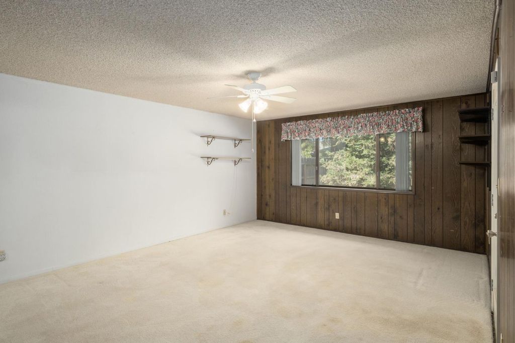 Image 17 of property listing at 6697 N Teilman Avenue, Fresno, CA 93711