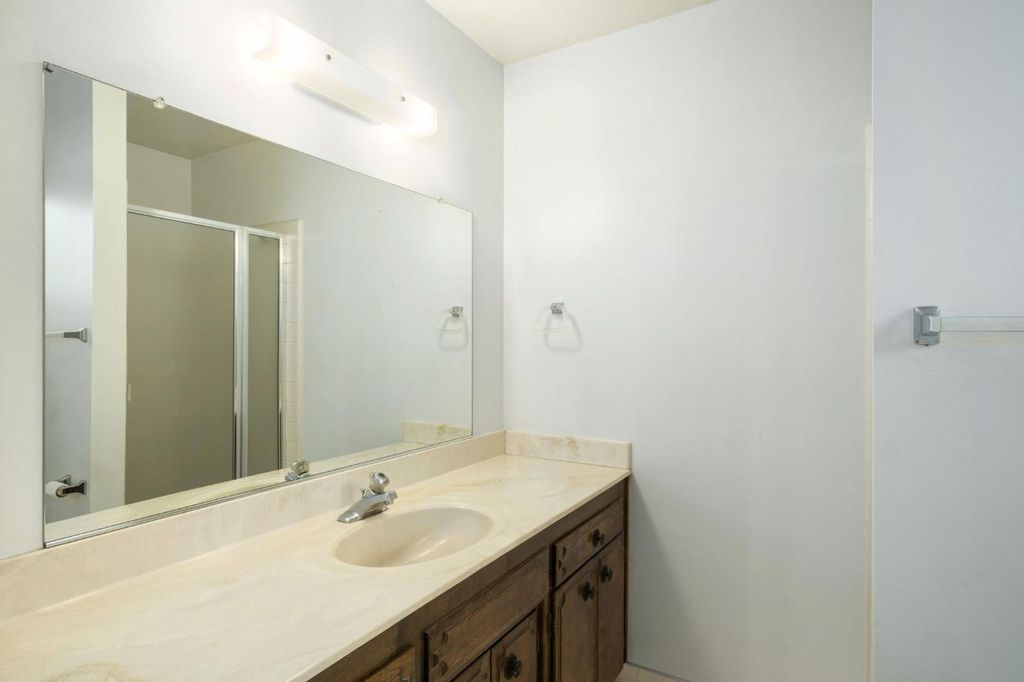 Image 19 of property listing at 6697 N Teilman Avenue, Fresno, CA 93711