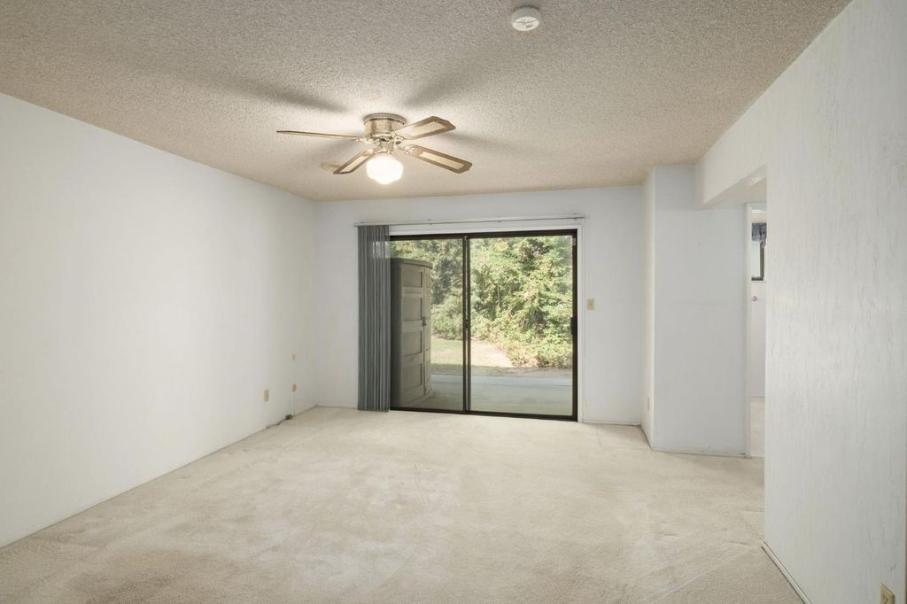 Image 20 of property listing at 6697 N Teilman Avenue, Fresno, CA 93711
