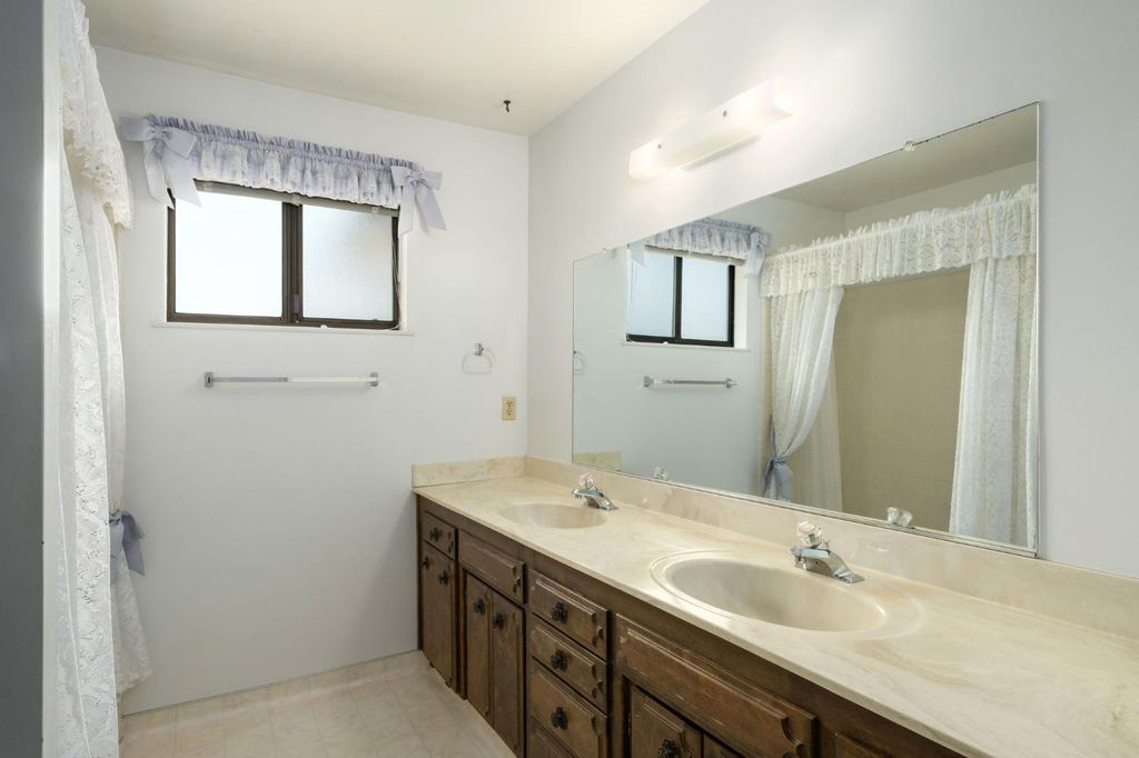 Image 25 of property listing at 6697 N Teilman Avenue, Fresno, CA 93711