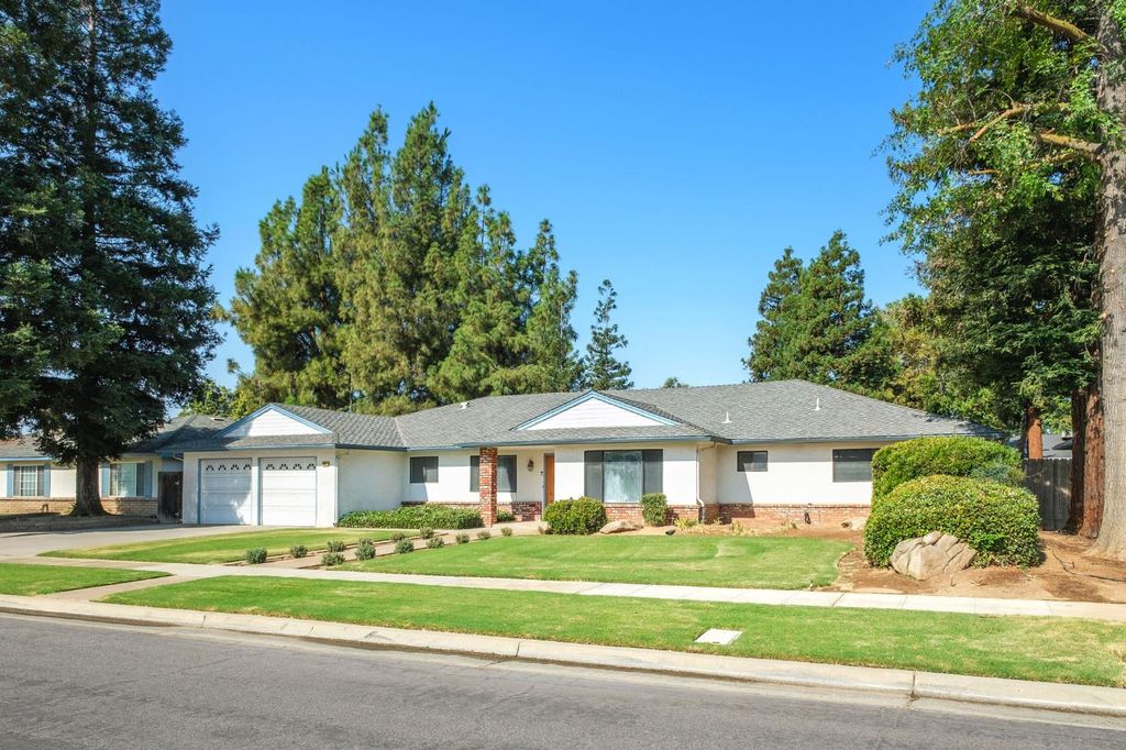 Image 3 of property listing at 6697 N Teilman Avenue, Fresno, CA 93711