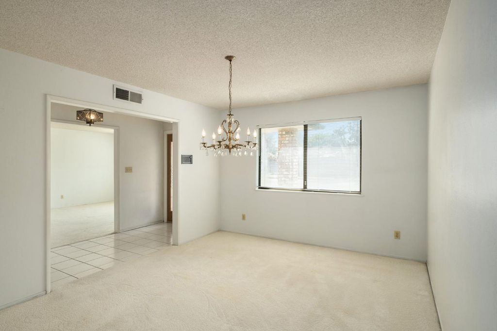Image 8 of property listing at 6697 N Teilman Avenue, Fresno, CA 93711