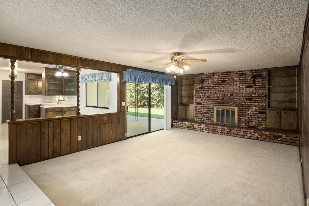 Image 9 of property listing at 6697 N Teilman Avenue, Fresno, CA 93711