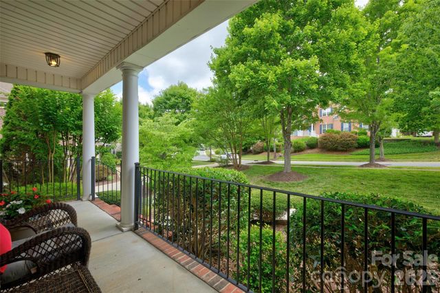 9220 Kensington Forest Drive, Harrisburg, NC 28075