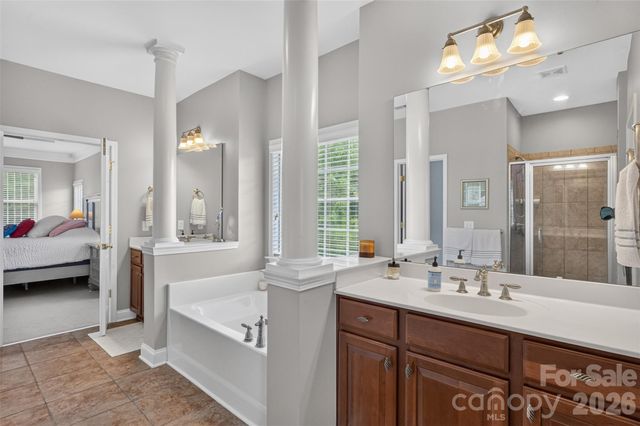 9220 Kensington Forest Drive, Harrisburg, NC 28075
