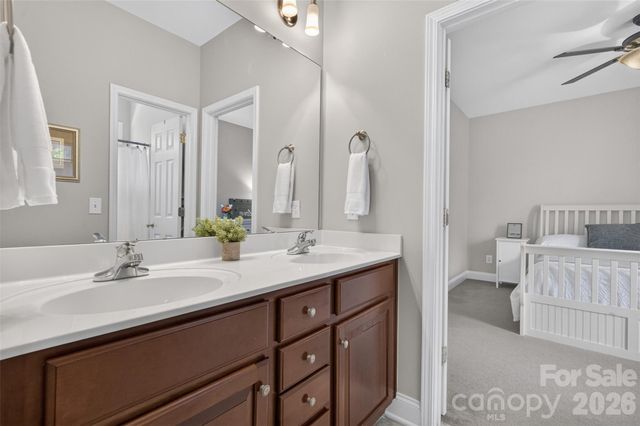 9220 Kensington Forest Drive, Harrisburg, NC 28075