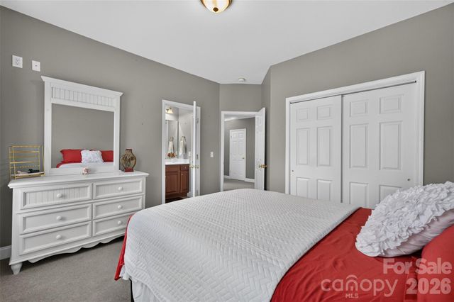 9220 Kensington Forest Drive, Harrisburg, NC 28075