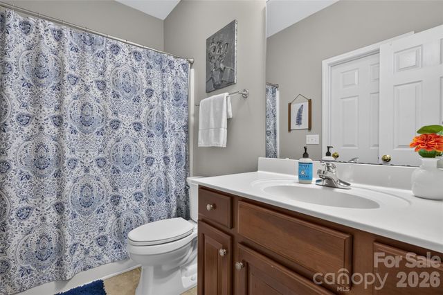 9220 Kensington Forest Drive, Harrisburg, NC 28075