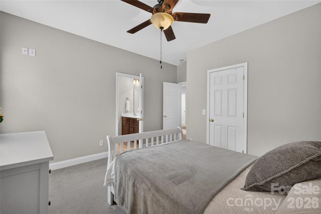 9220 Kensington Forest Drive, Harrisburg, NC 28075