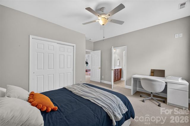 9220 Kensington Forest Drive, Harrisburg, NC 28075