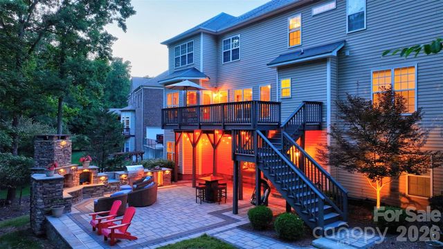 9220 Kensington Forest Drive, Harrisburg, NC 28075