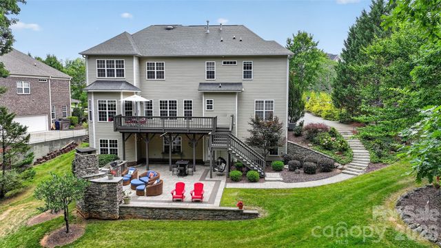 9220 Kensington Forest Drive, Harrisburg, NC 28075