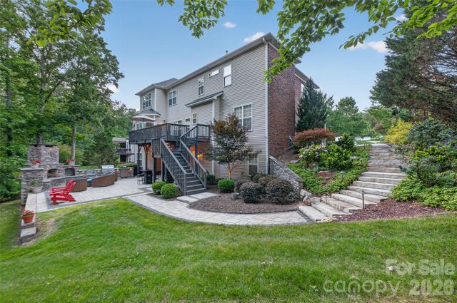 9220 Kensington Forest Drive, Harrisburg, NC 28075