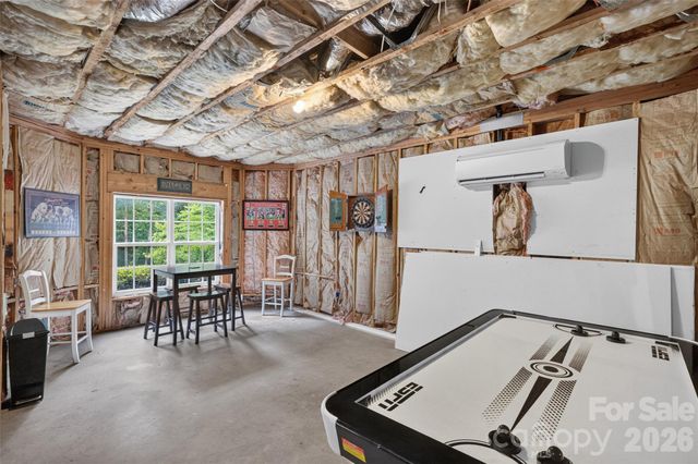 9220 Kensington Forest Drive, Harrisburg, NC 28075